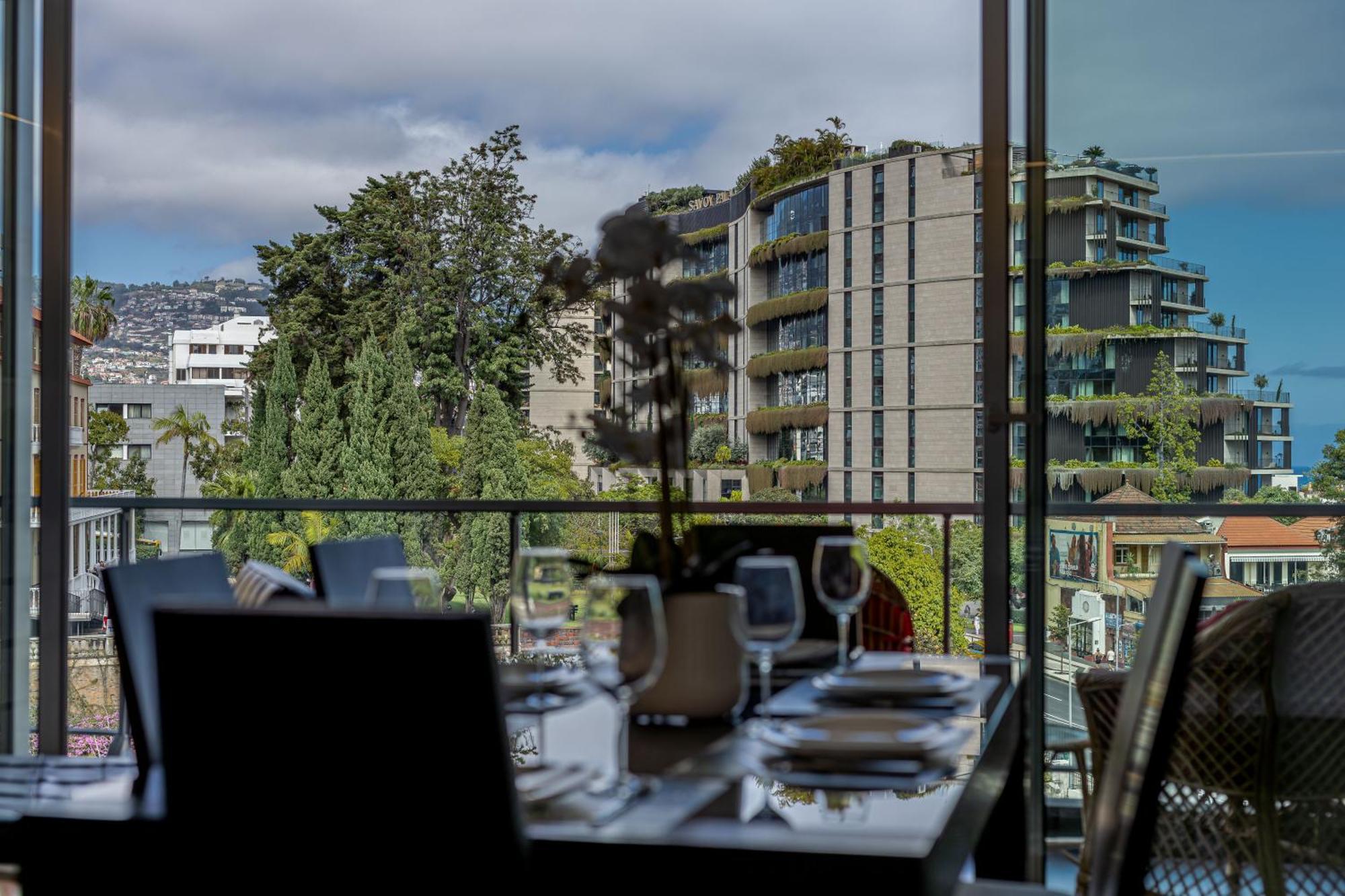 Vista Savoy By Rmz Apartment Funchal  Exterior photo